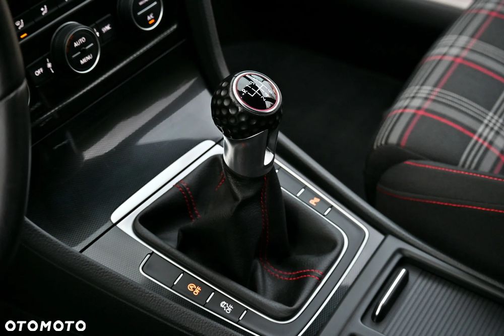 Volkswagen Golf GTI BlueMotion Technology - 32