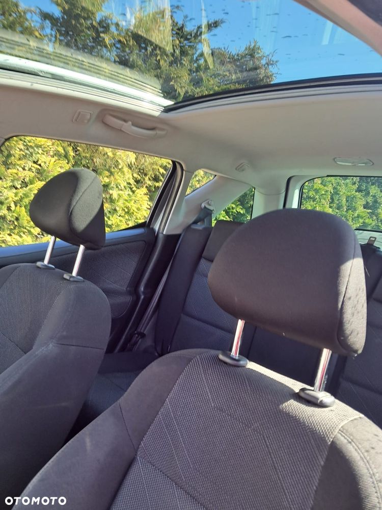 Peugeot 207 95 VTi Family - 11