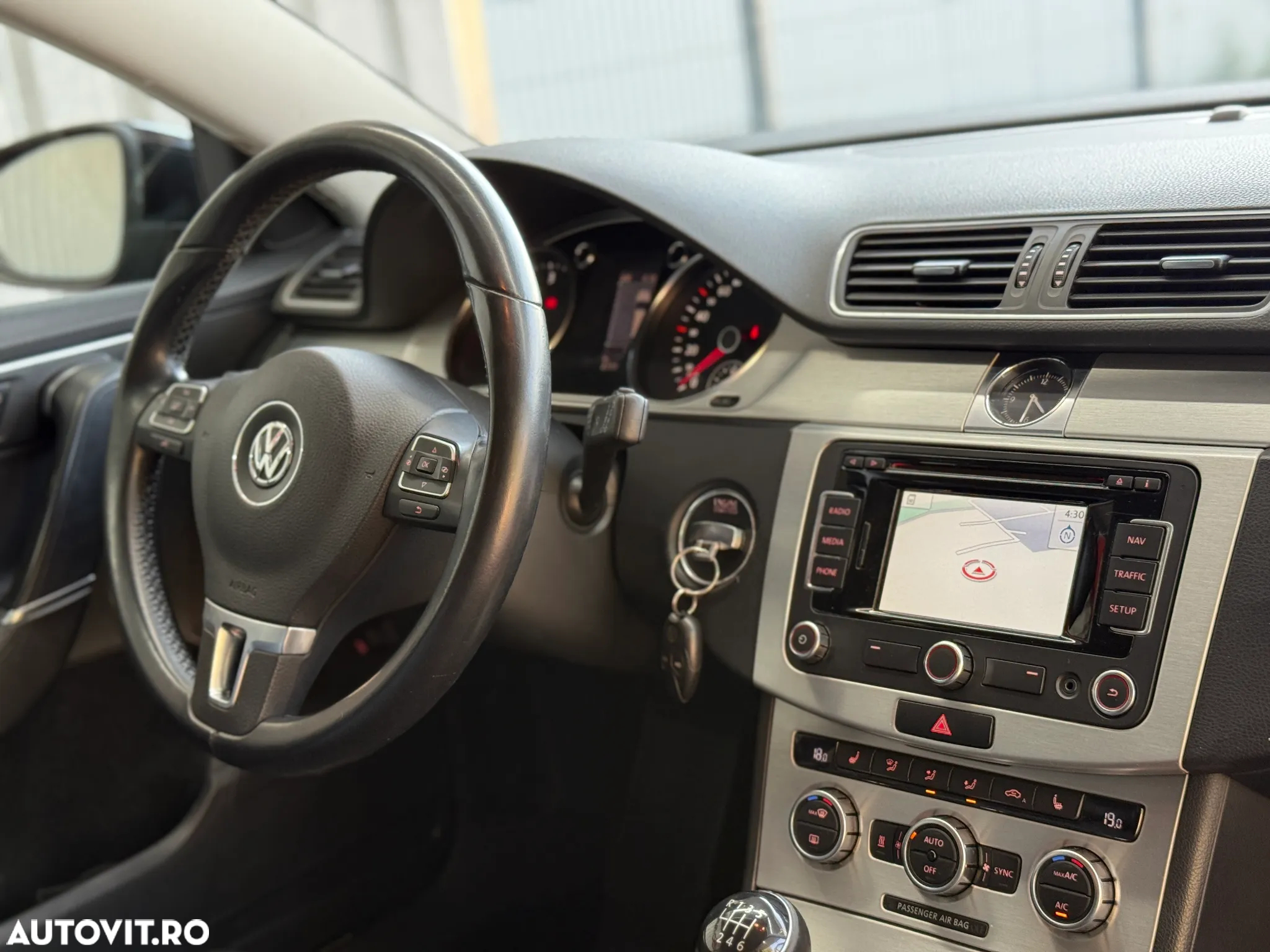 Volkswagen Passat Variant 2.0 TDI BlueMotion Technology Business Edition - 16