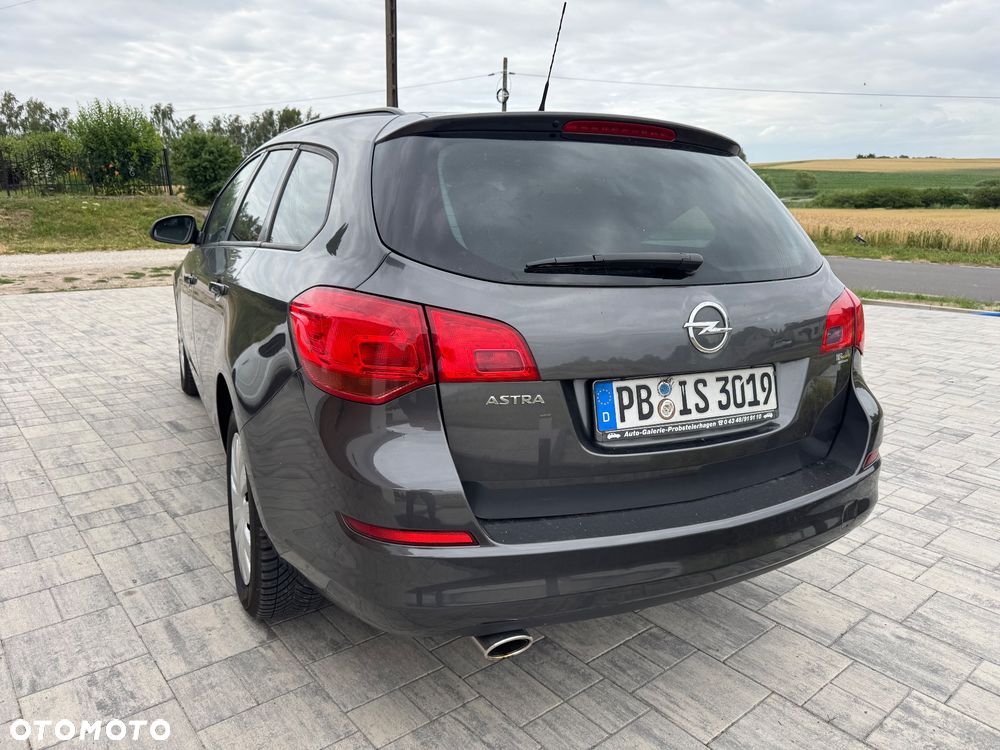 Opel Astra 1.4 T Essentia - 4