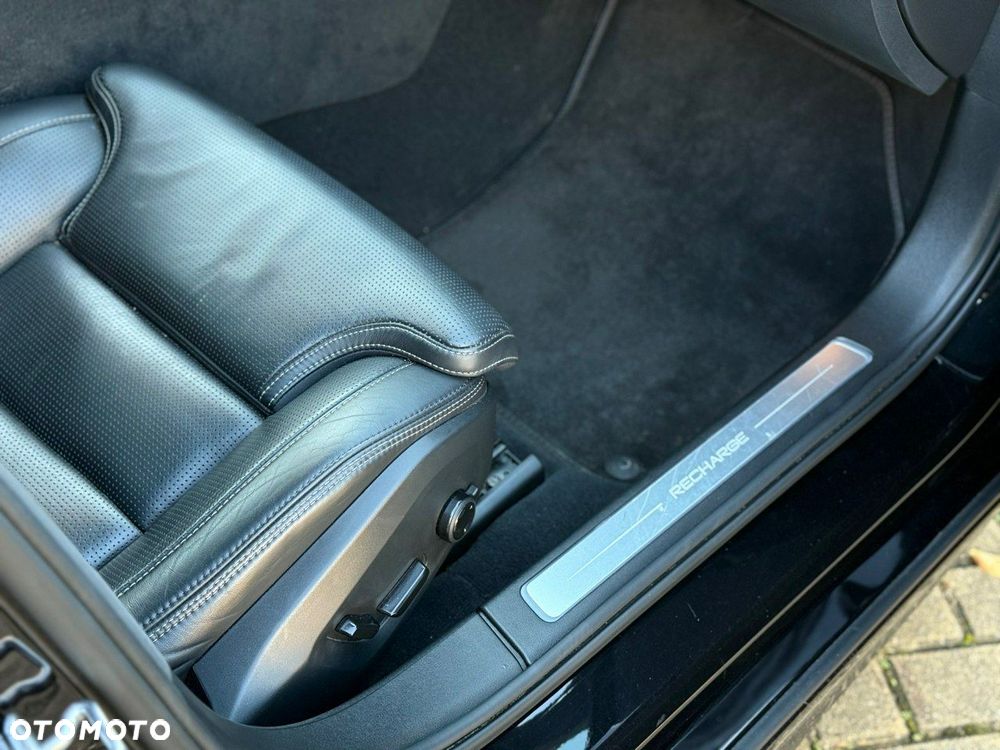 Volvo V90 T8 AWD Plug-In Hybrid R-Design - 22