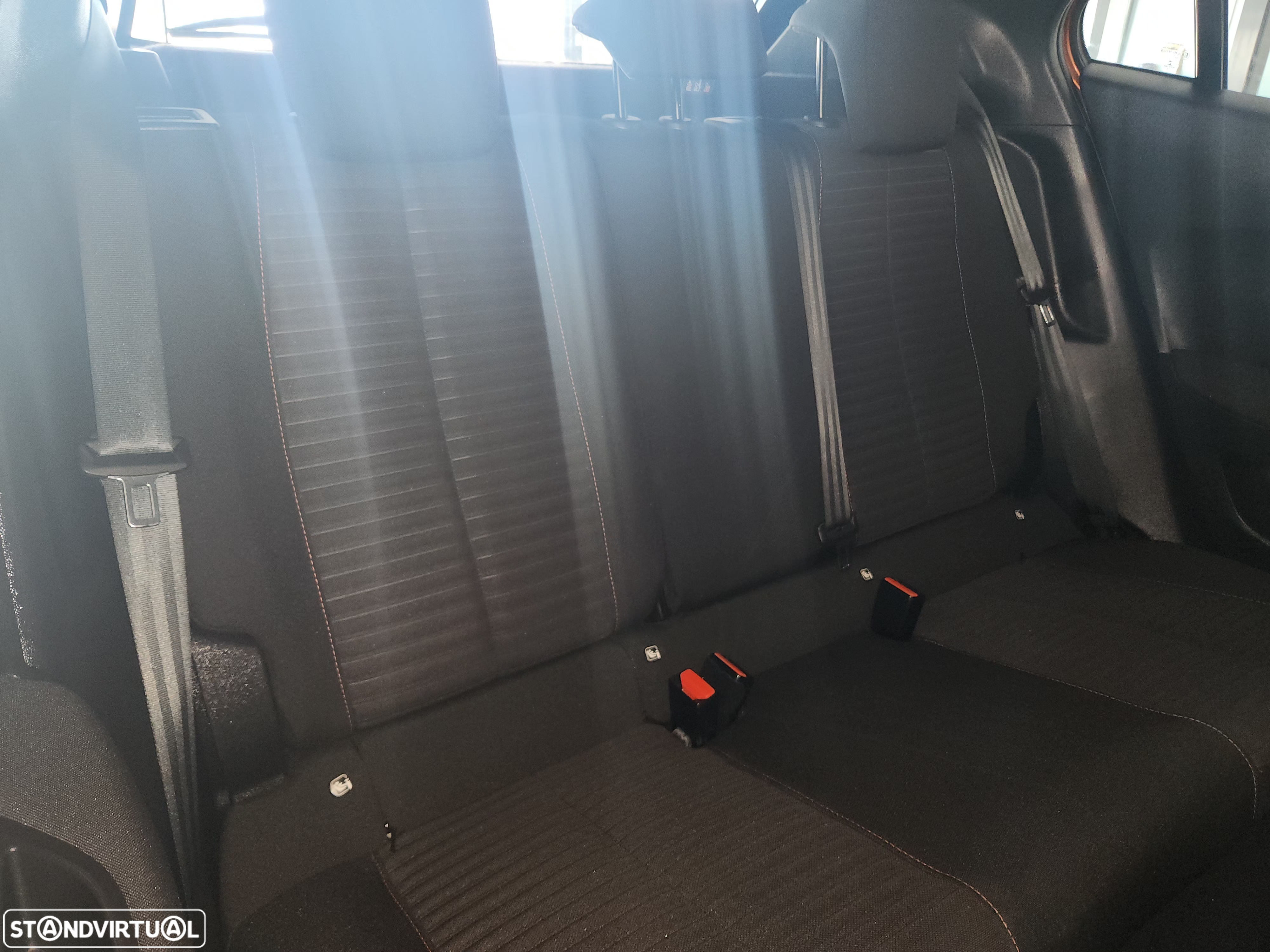 Peugeot 2008 1.5 BlueHDi Active Pack - 42