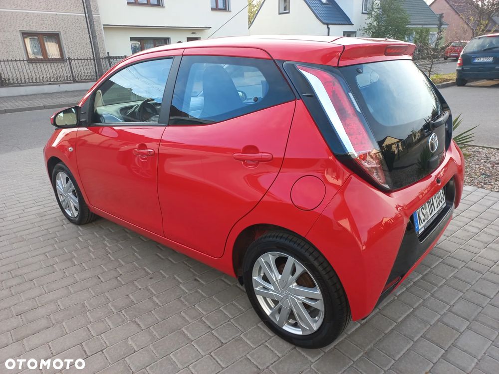 Toyota Aygo x-play - 11