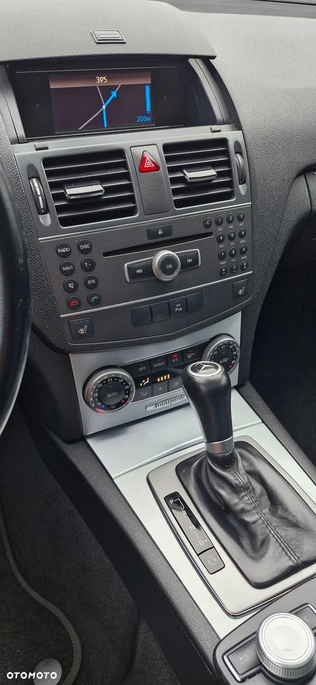 Mercedes-Benz Klasa C 180 CGI Automatik BlueEFFICIENCY Avantgarde - 18