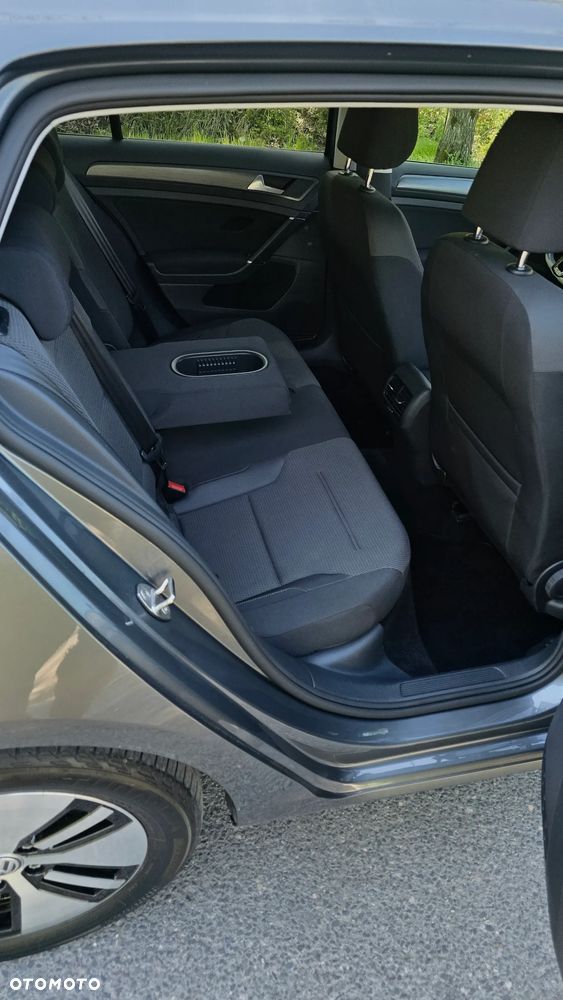 Volkswagen Golf - 11