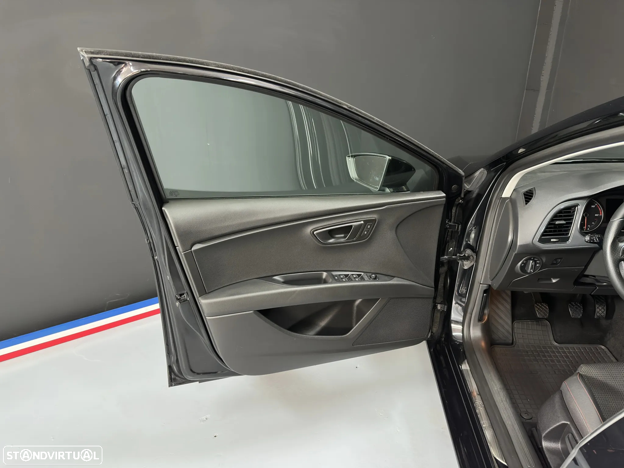 SEAT Leon 2.0 TDI DPF FR - 8
