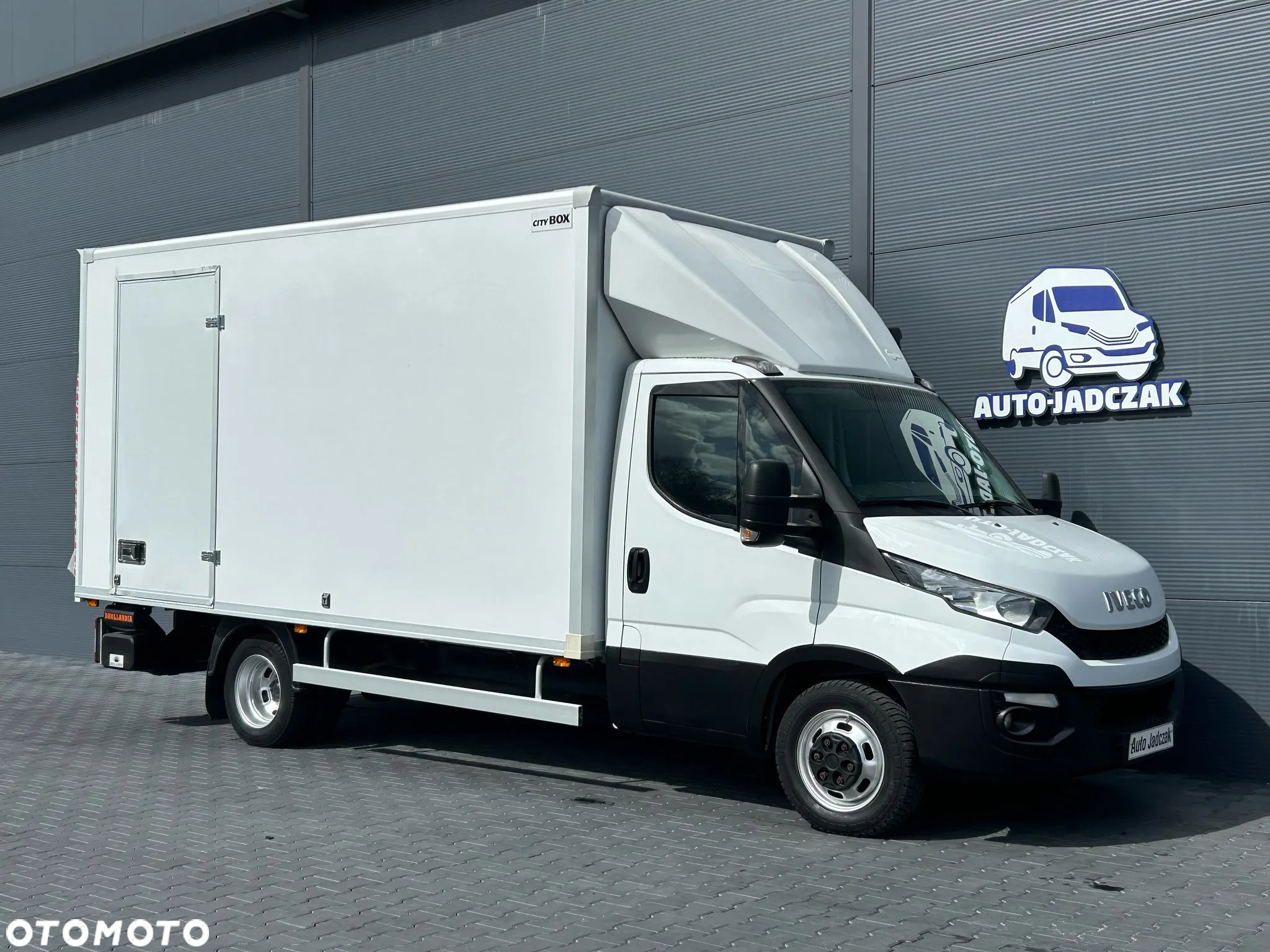 Iveco Daily 35C17 3.0 HPI Kontener 8 palet + winda 750kg + drzwi boczne **KLIMA**Serwis**Sprowadzony**Bez AdBlue** - 2