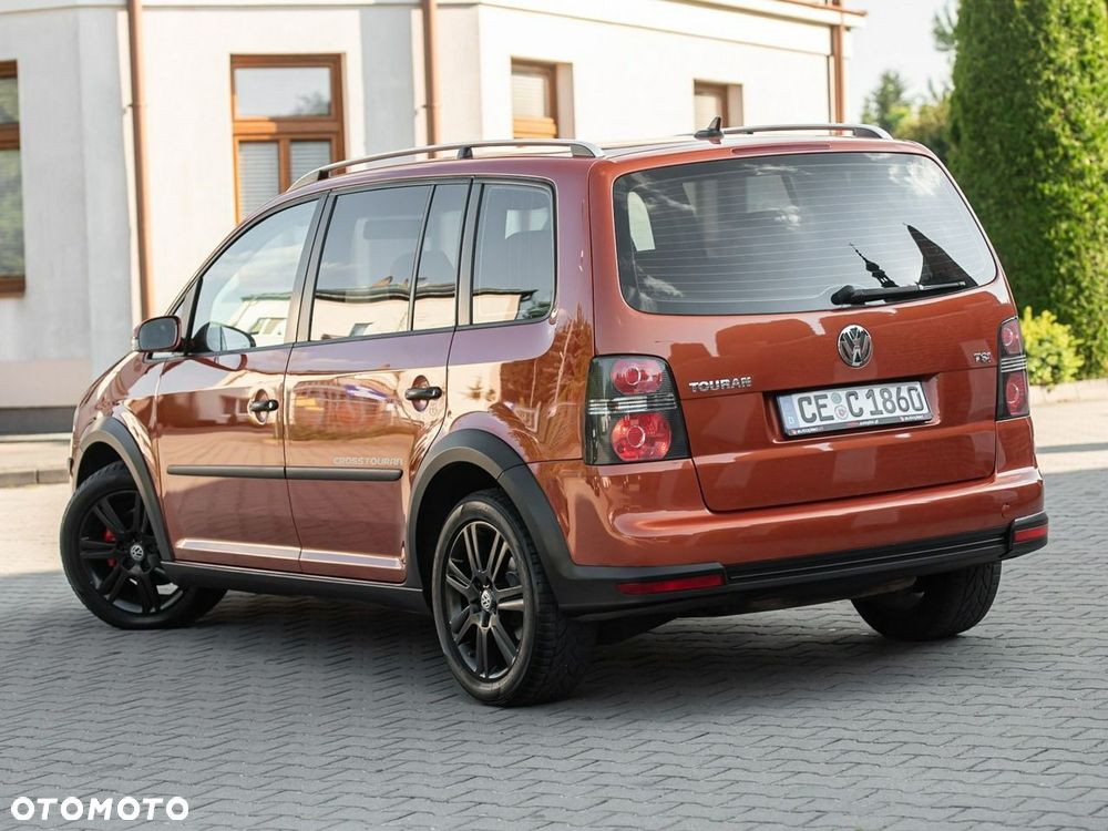 Volkswagen Touran 1.4 TSI Cross - 15