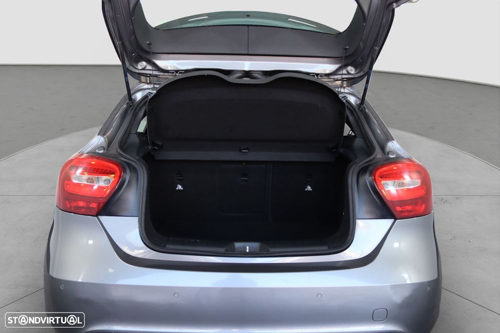 Mercedes-Benz A 200 d Urban - 12