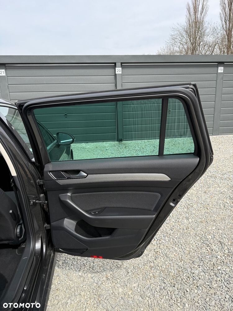 Volkswagen Passat - 21