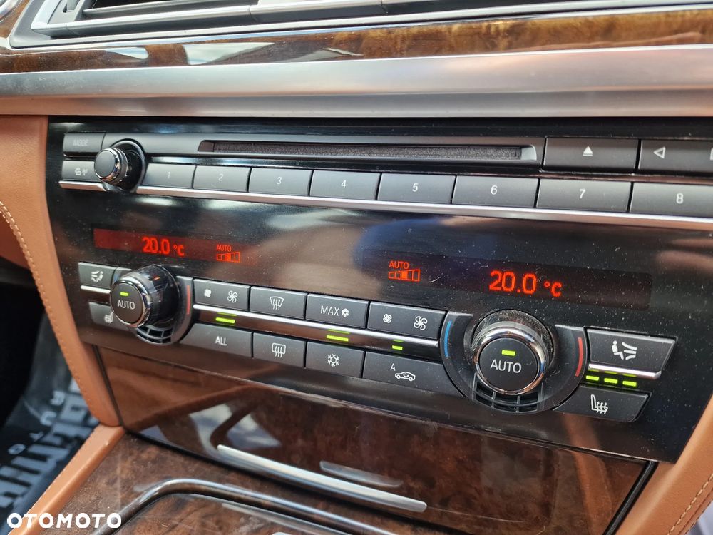 BMW Seria 7 740d - 30