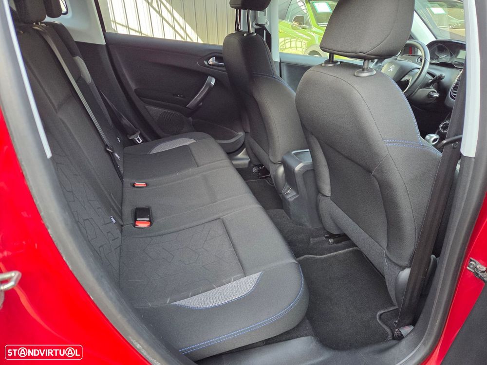 Peugeot 2008 1.5 BlueHDi Style - 11