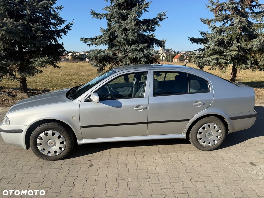 Skoda Octavia 1.6 Tour - 6