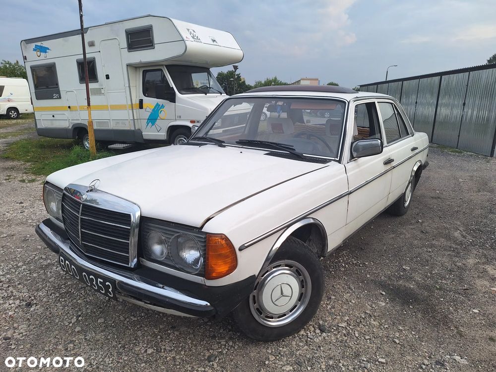 Mercedes-Benz W123 - 1
