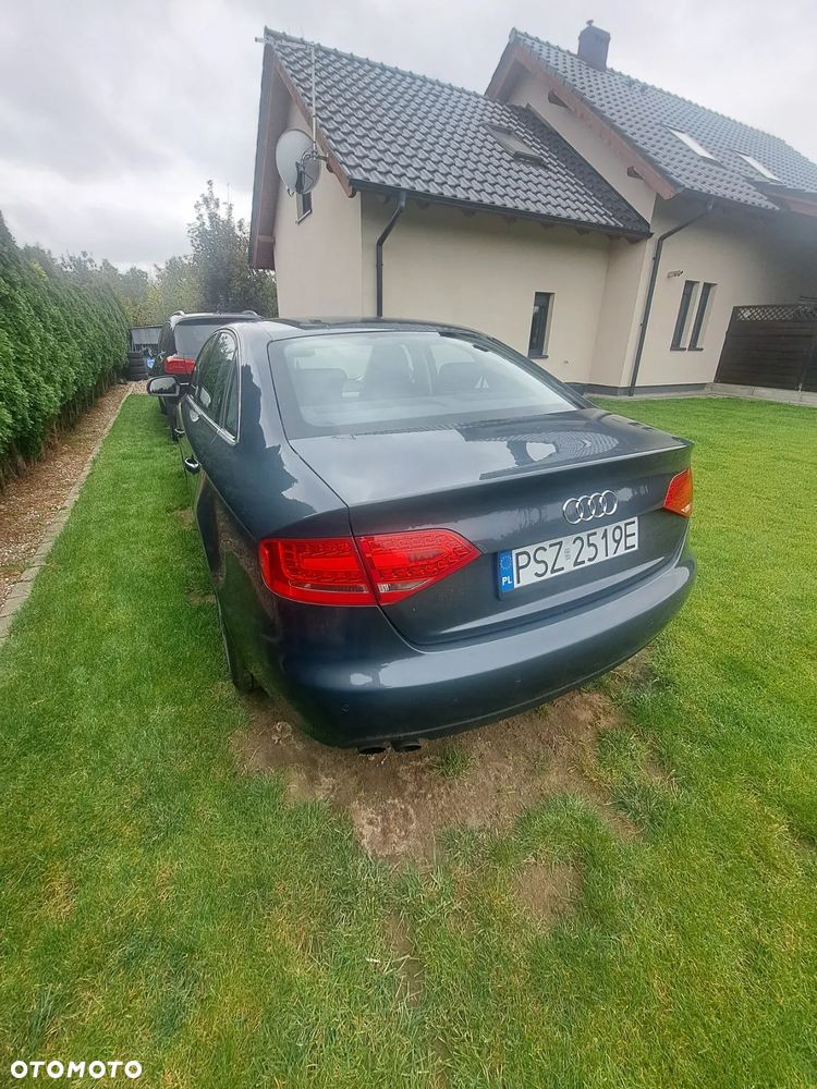 Audi A4 Limousine - 14