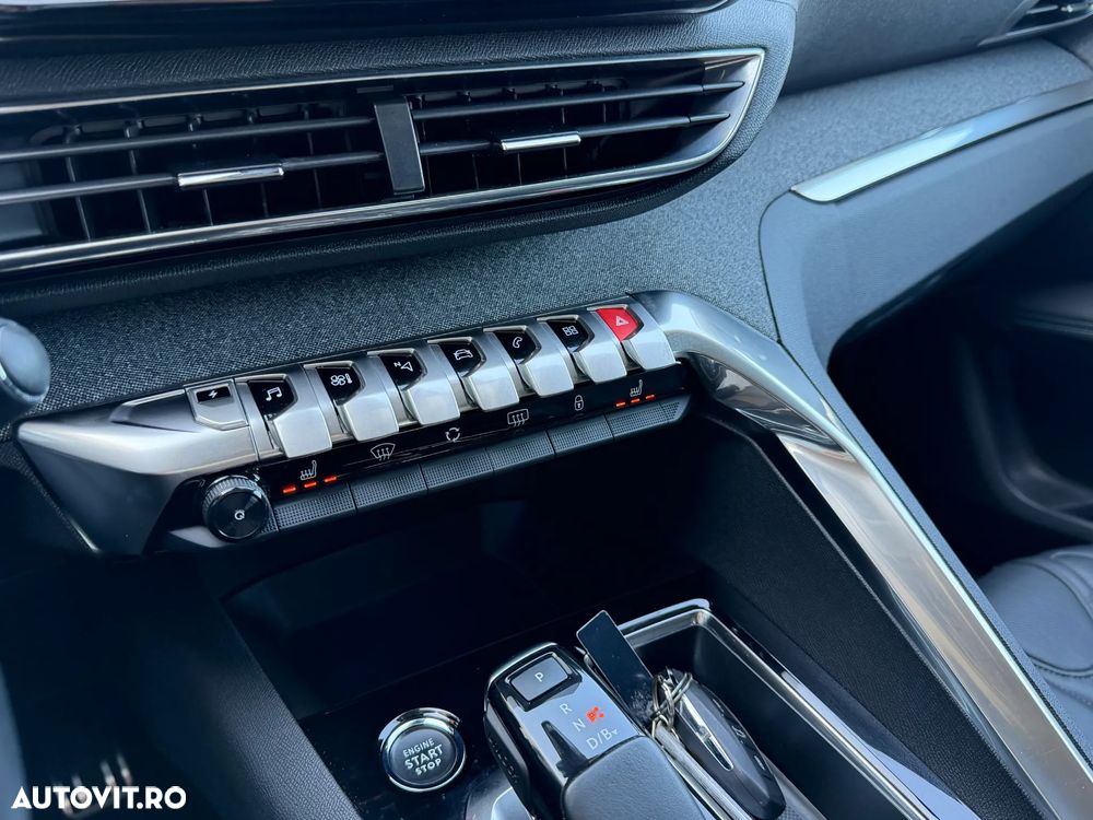 Peugeot 3008 PHEV 300 EAT8 4X4 GT - 29