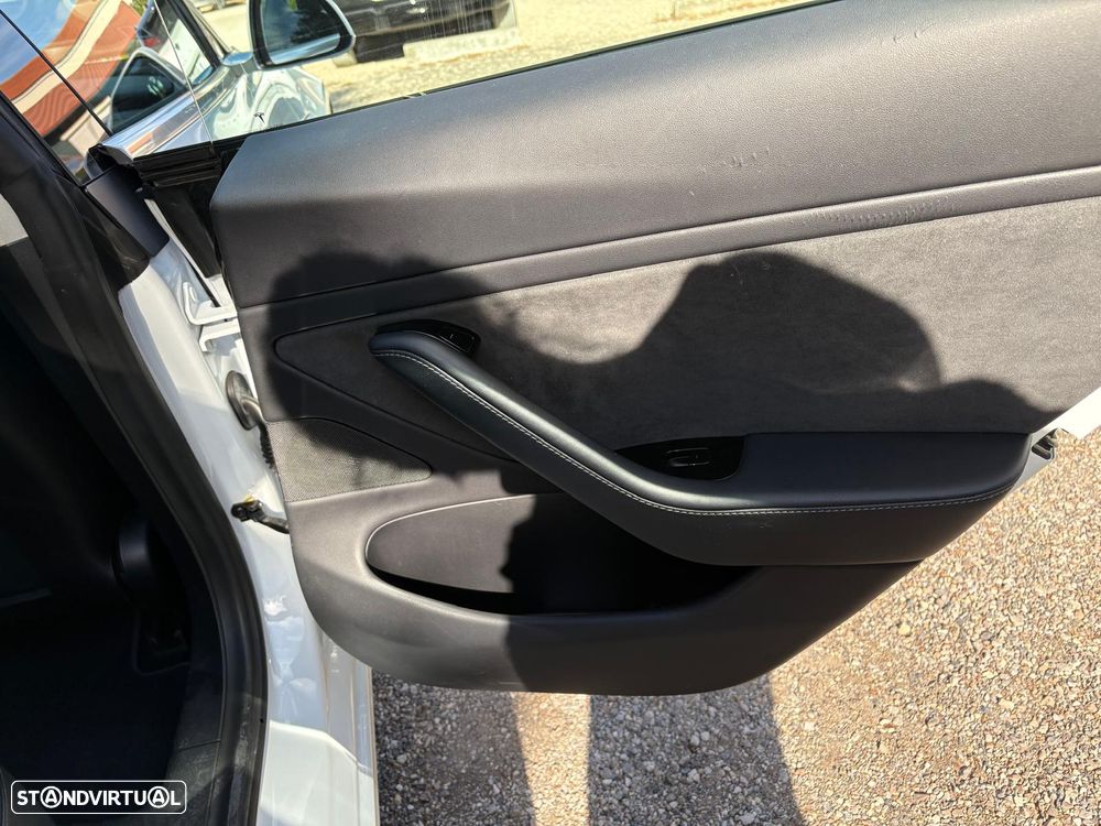 Tesla Model 3 Long Range Tração Integral - 16