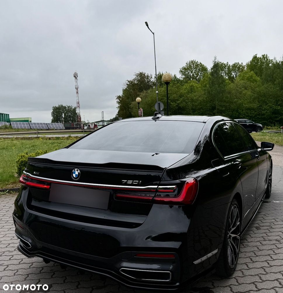 BMW Seria 7 750i xDrive sport - 6