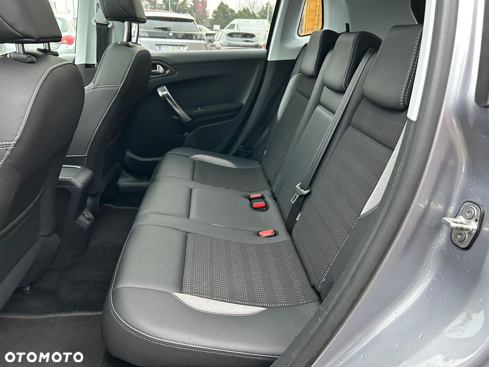 Peugeot 2008 1.2 Pure Tech Allure S&S - 19