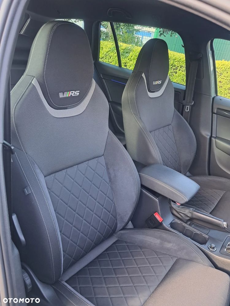Skoda Octavia 2.0 TDI DSG RS - 23