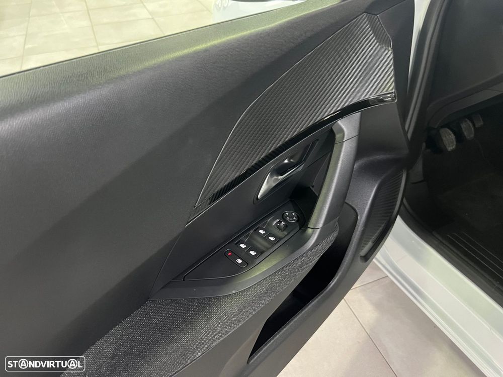 Peugeot 2008 1.2 PureTech Style - 24