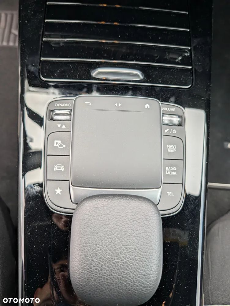 Mercedes-Benz CLA 200 7G-DCT Entry - 16