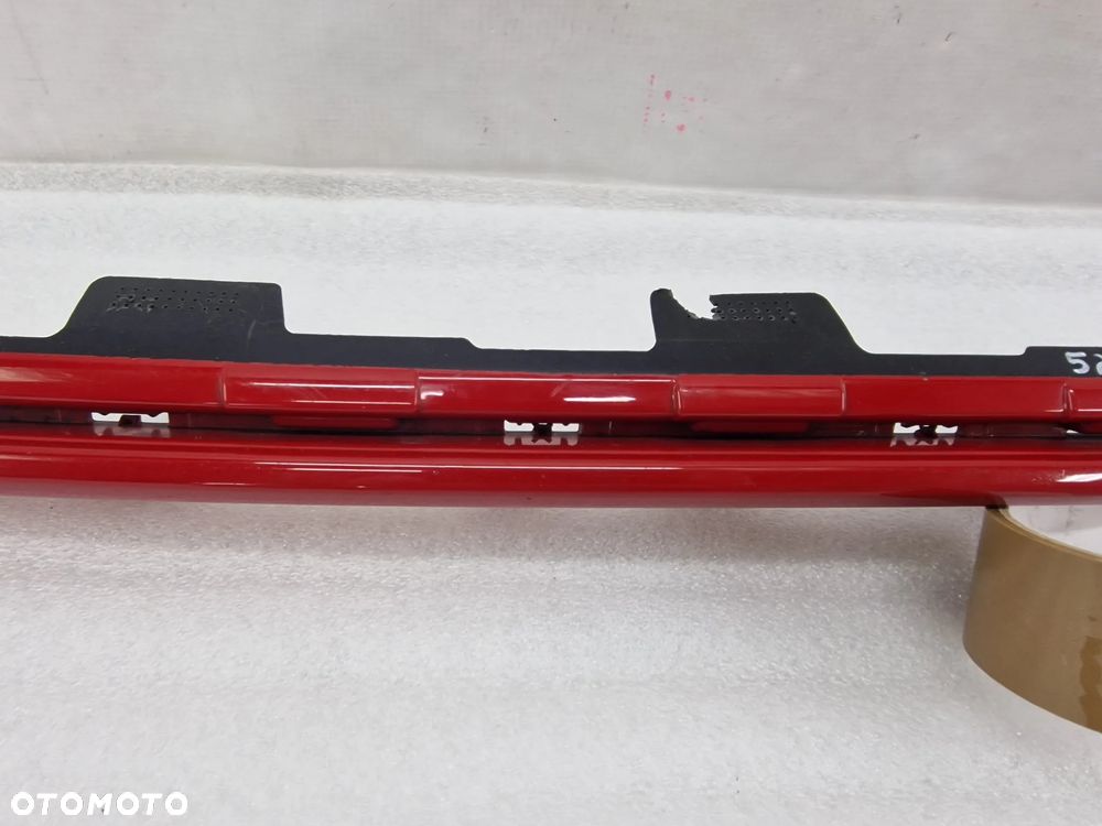 JAGUAR E-PACE LISTWA / DOKŁADKA / DEKOR / SPOJLER / KRATKA ŚRODKOWA / DOKŁADKA ZDERZAKA PRZEDNIEGO , NR J9C3-17F011-B / J9C3-17F011-B-PiA01 , CZERWONY / CZERWONA , NR AUKCJI KR527 - 3