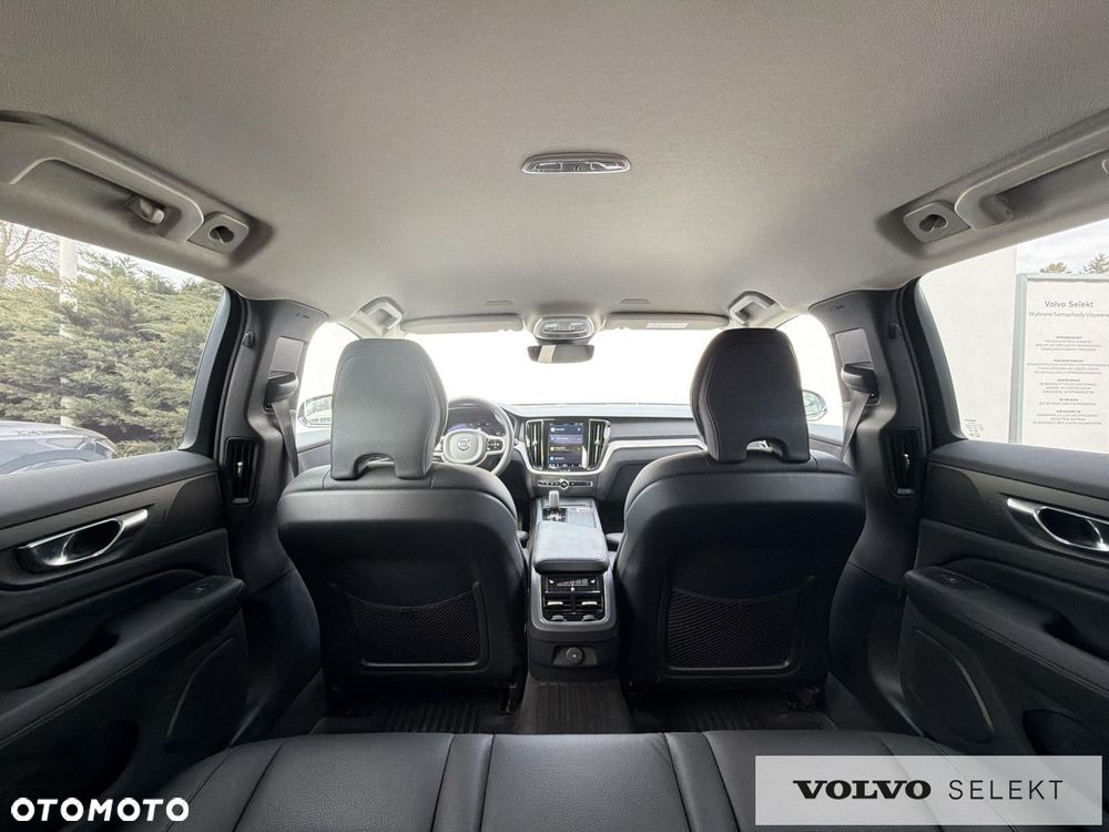 Volvo V60 Cross Country - 16