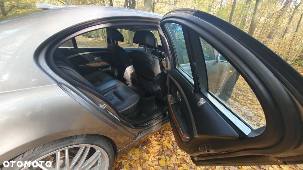 BMW Seria 7 740i - 17
