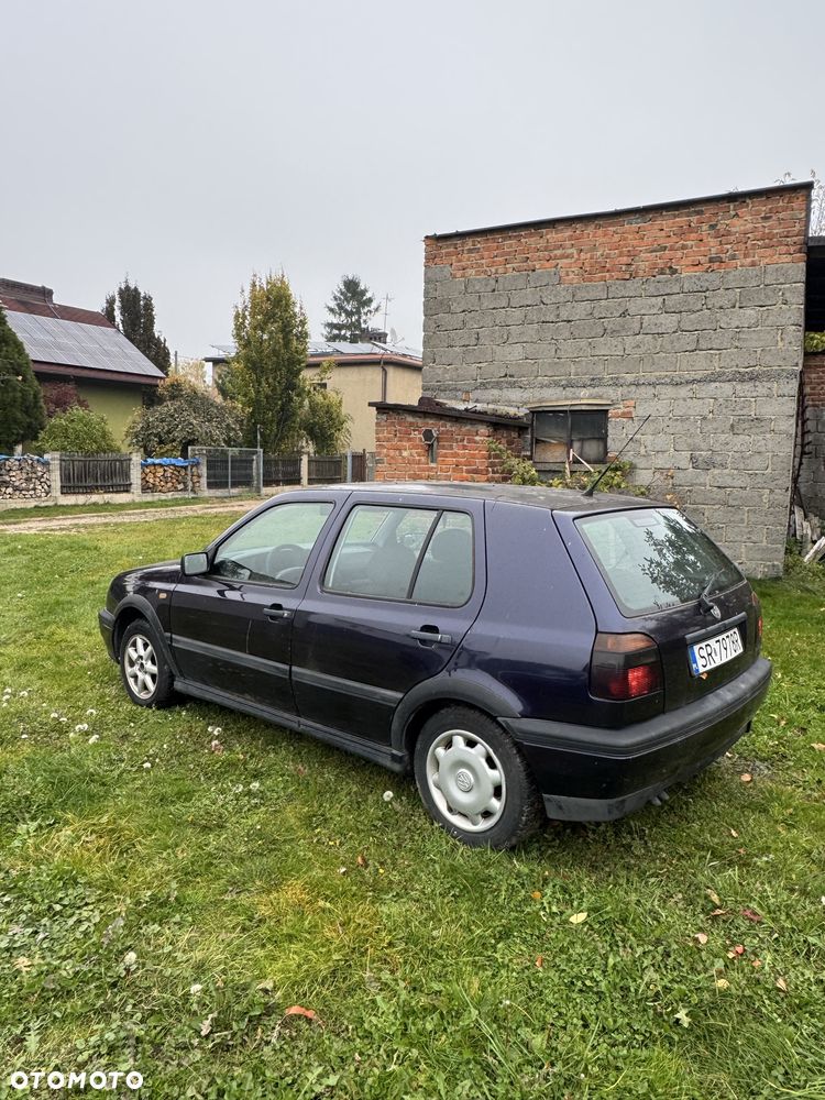 Volkswagen Golf - 4