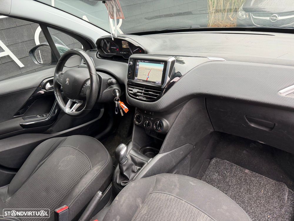 Peugeot 208 82 PureTech Style - 5