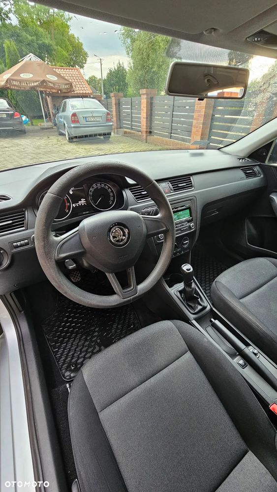 Skoda RAPID - 5
