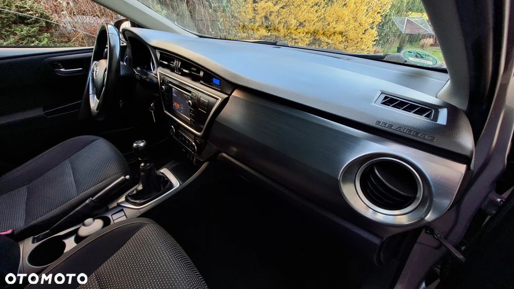 Toyota Auris 1.6 Sol - 15