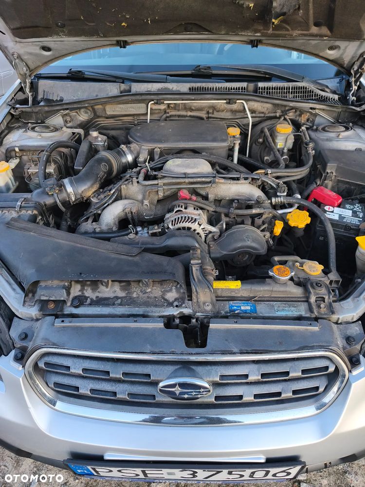 Subaru Outback 2.5i MT - 20