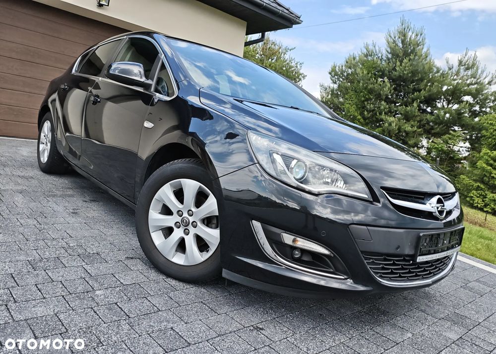Opel Astra 1.4 Turbo Exklusiv - 1
