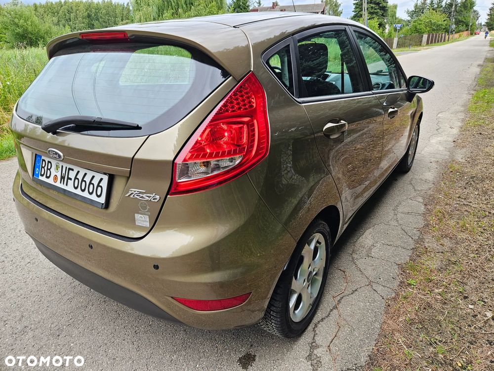 Ford Fiesta 1.4 Champions Edition - 9