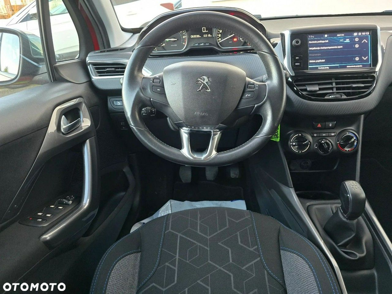 Peugeot 2008 1.2 Pure Tech Style - 21