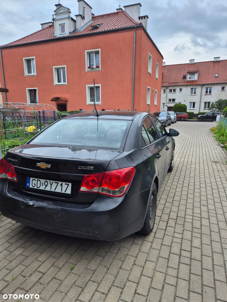 Chevrolet Cruze 1.6 LS - 3