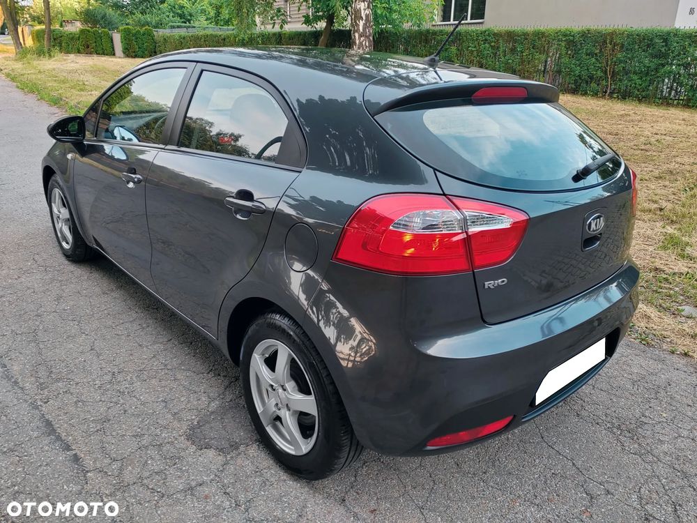 Kia Rio 1.2 M - 8
