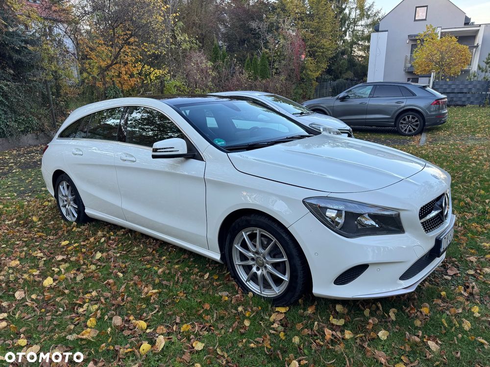 Mercedes-Benz CLA Shooting Brake 200 AMG Line - 36