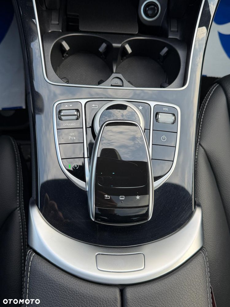 Mercedes-Benz Klasa C 300 7G-TRONIC AMG Line - 34