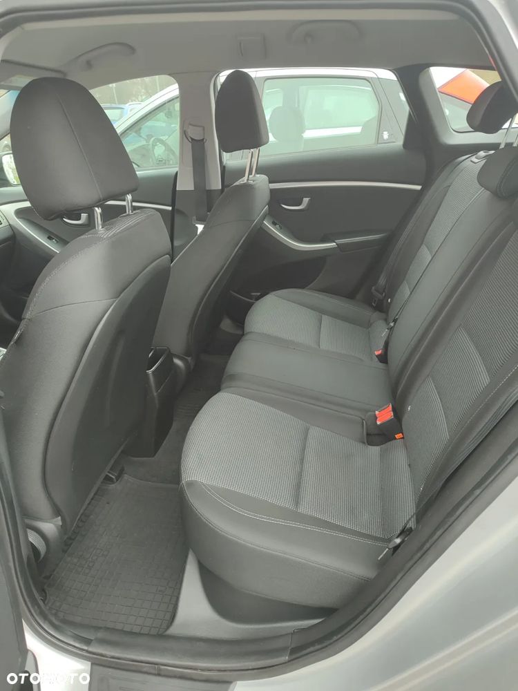 Hyundai i30 1.4 CRDi Classic + - 9