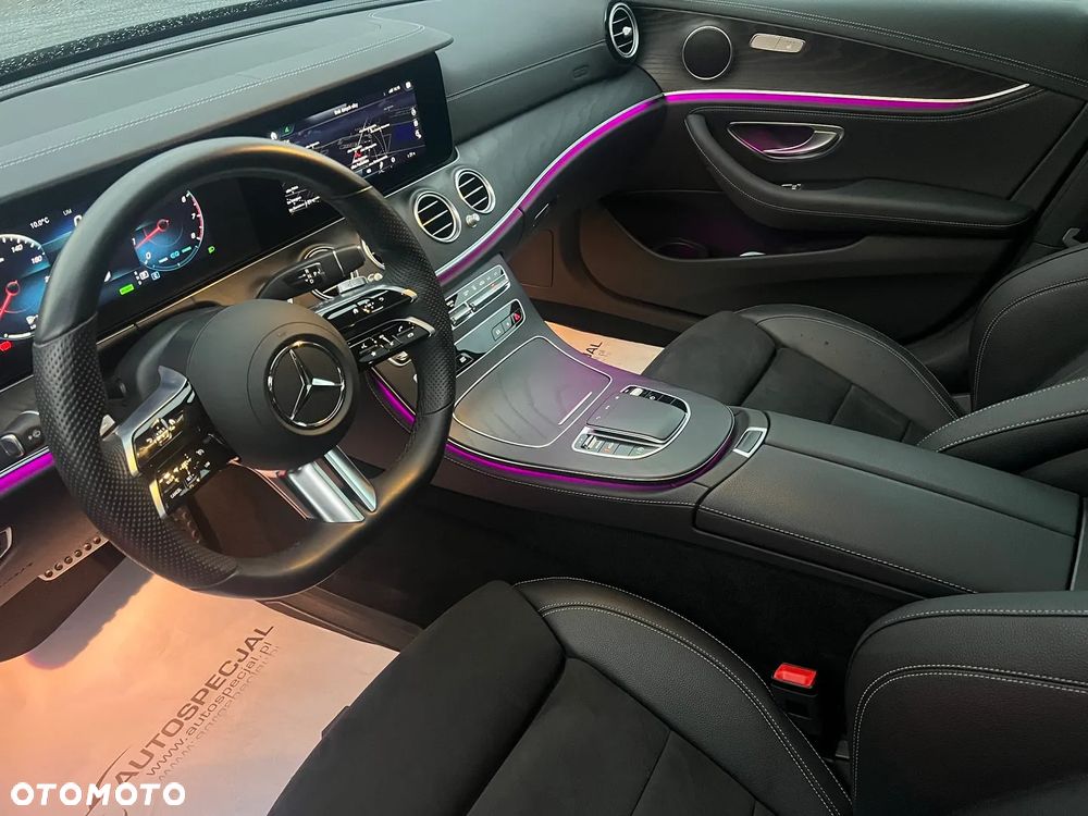 Mercedes-Benz Klasa E 200 4-Matic 9G-TRONIC - 23
