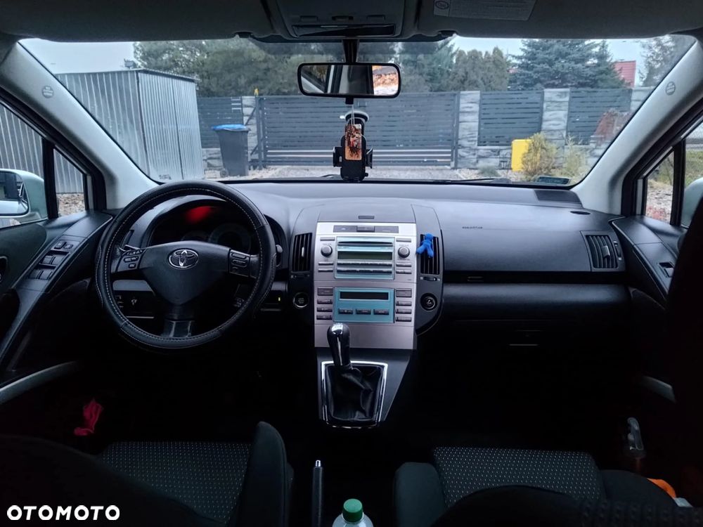 Toyota Corolla Verso 2.2 D-4D Gold 7os - 1