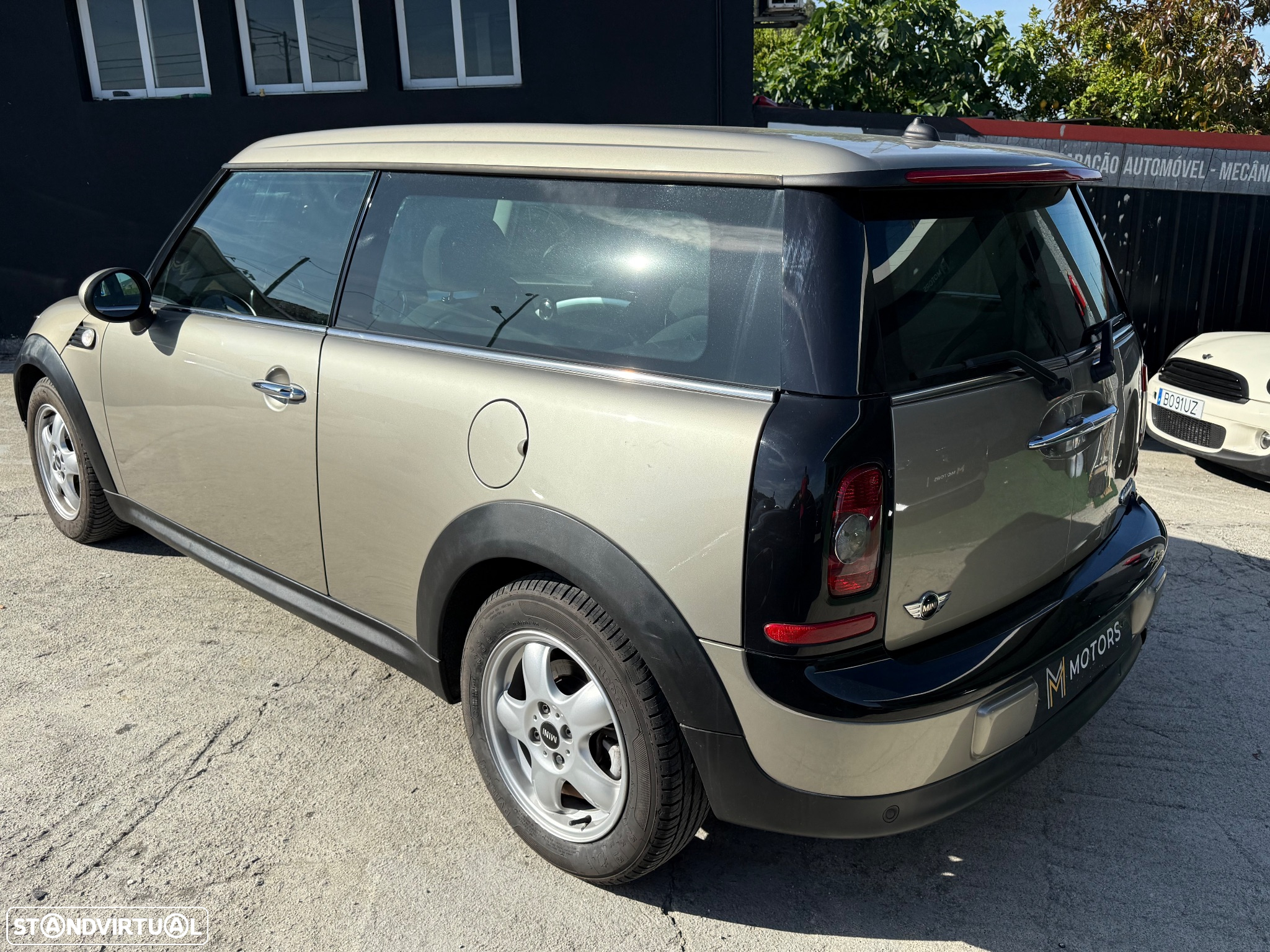 MINI Clubman Cooper D - 18