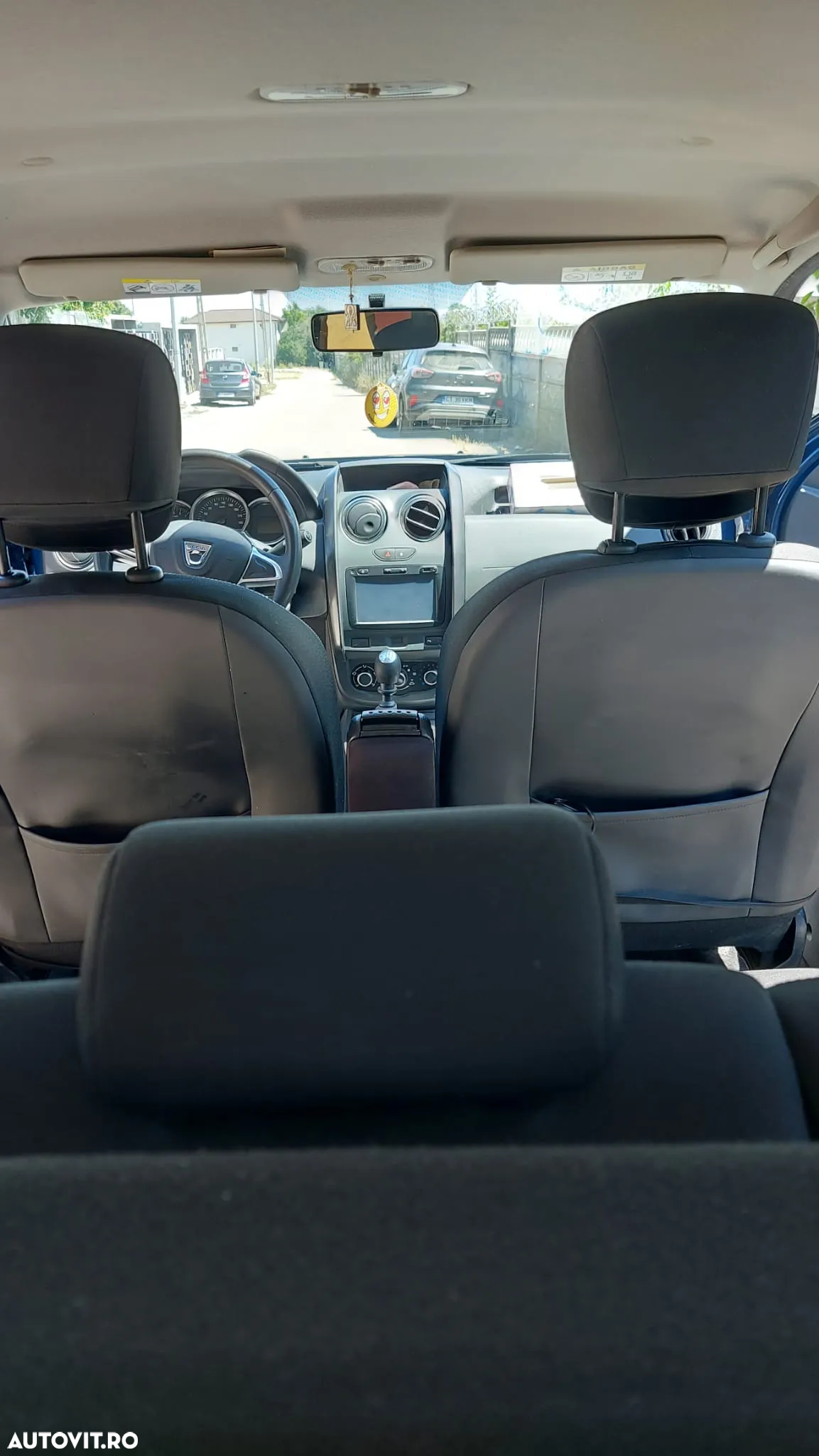 Dacia Duster 1.6 4x4 Laureate - 9