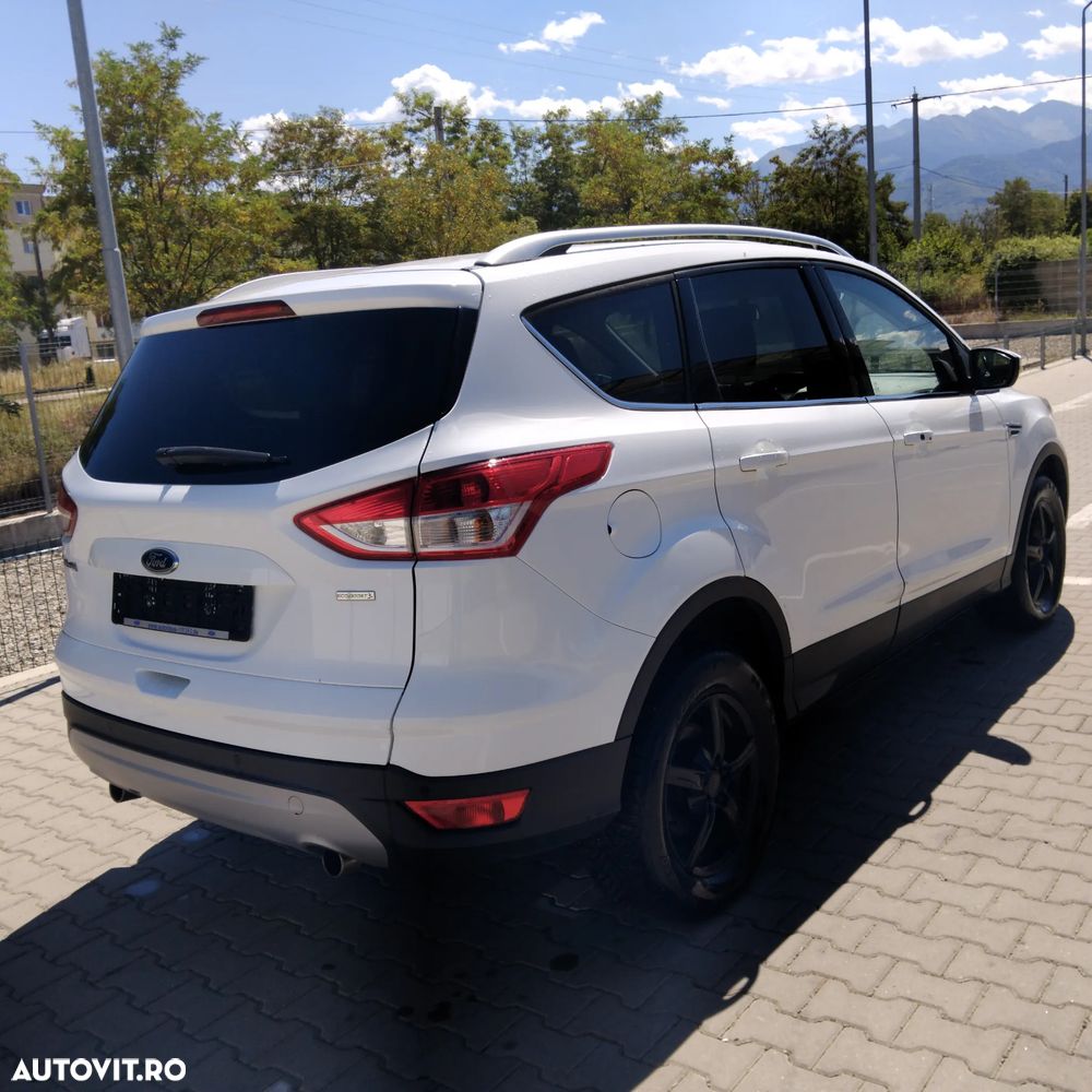 Ford Kuga 1.6 EcoBoost 2x4 Trend - 4