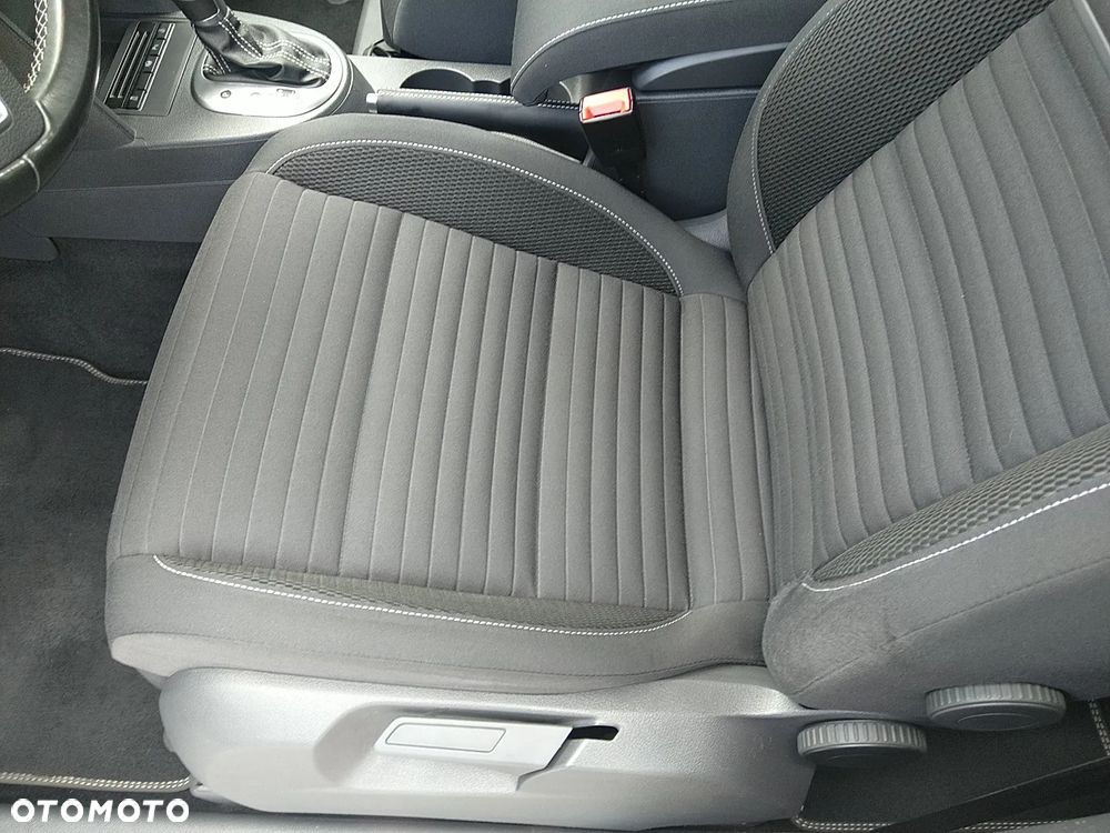 Volkswagen Touran 1.6 TDI DPF DSG Cup - 33