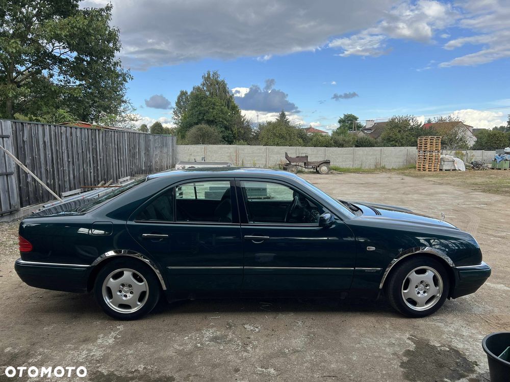 Mercedes-Benz Klasa E 290 T TD Elegance - 15