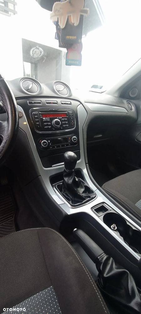 Ford Mondeo 2.0 Trend - 13